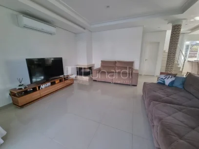 Casa com 3 Dormitórios - Miniatura - Lunardi Imóveis