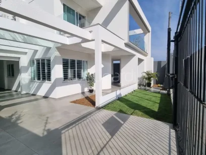 Casa com 3 Dormitórios - Miniatura - Lunardi Imóveis