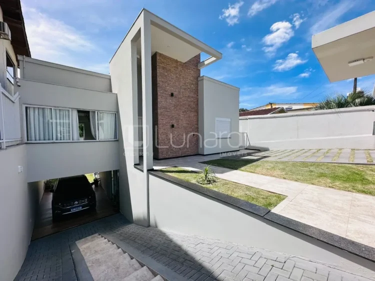 Casa com 3 Dormitórios - Lunardi Imóveis