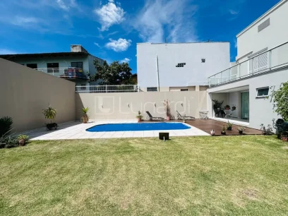 Casa com 3 Dormitórios - Miniatura - Lunardi Imóveis