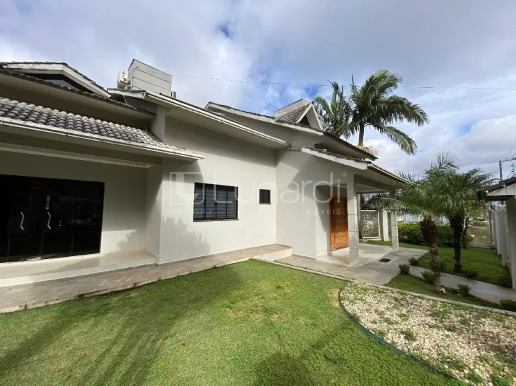 Casa com 3 Dormitórios - Lunardi Imóveis