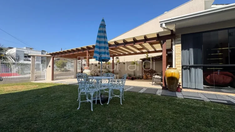 Casa com 2 Dormitórios - Lunardi Imóveis