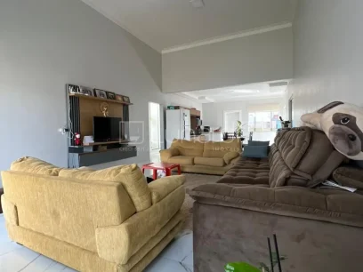 Casa com 2 Dormitórios - Miniatura - Lunardi Imóveis