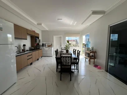 Casa com 2 Dormitórios - Miniatura - Lunardi Imóveis