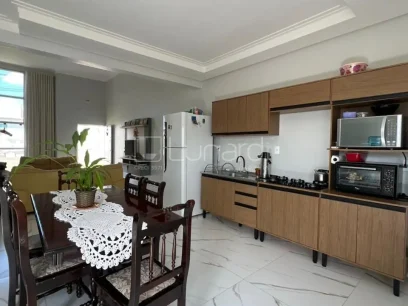 Casa com 2 Dormitórios - Miniatura - Lunardi Imóveis