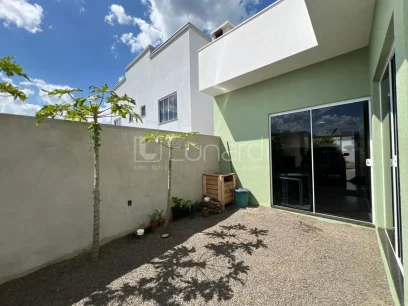 Casa com 2 Dormitórios - Miniatura - Lunardi Imóveis