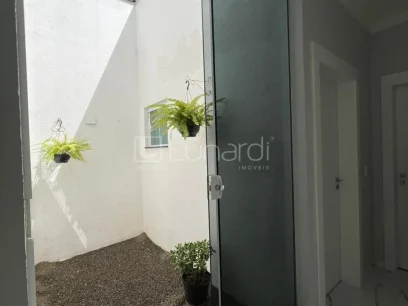 Casa com 2 Dormitórios - Miniatura - Lunardi Imóveis