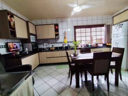 Casa com 3 Dormitórios - Miniatura - Lunardi Imóveis