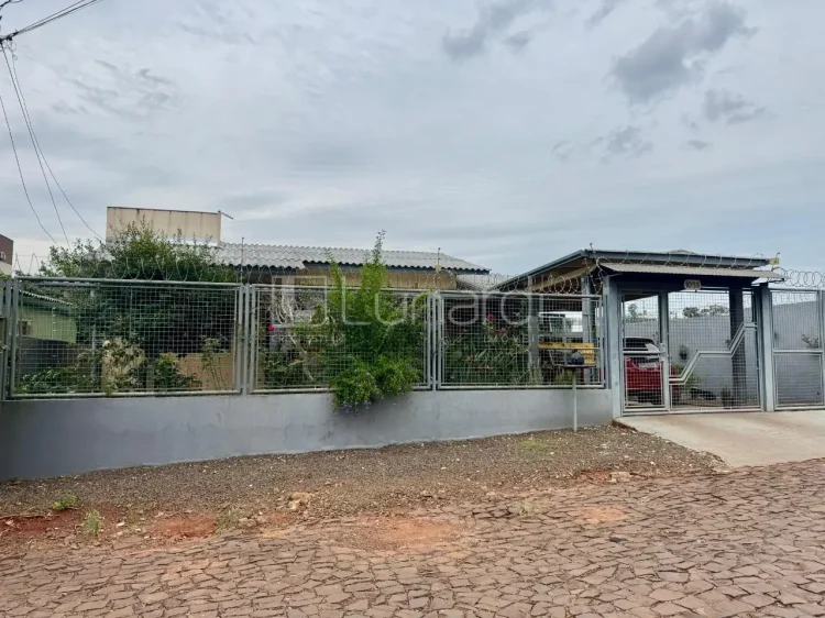 Casa com 3 Dormitórios - Lunardi Imóveis