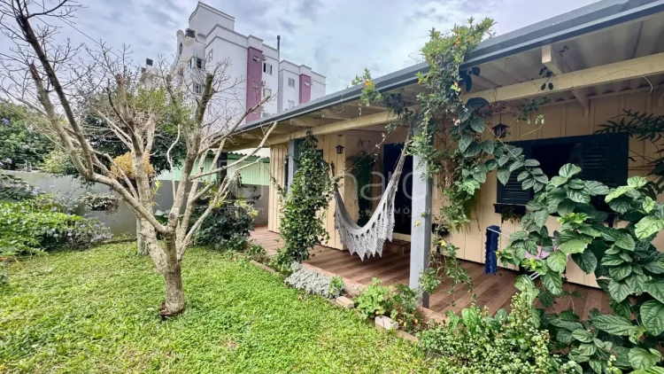 Casa com 3 Dormitórios - Lunardi Imóveis