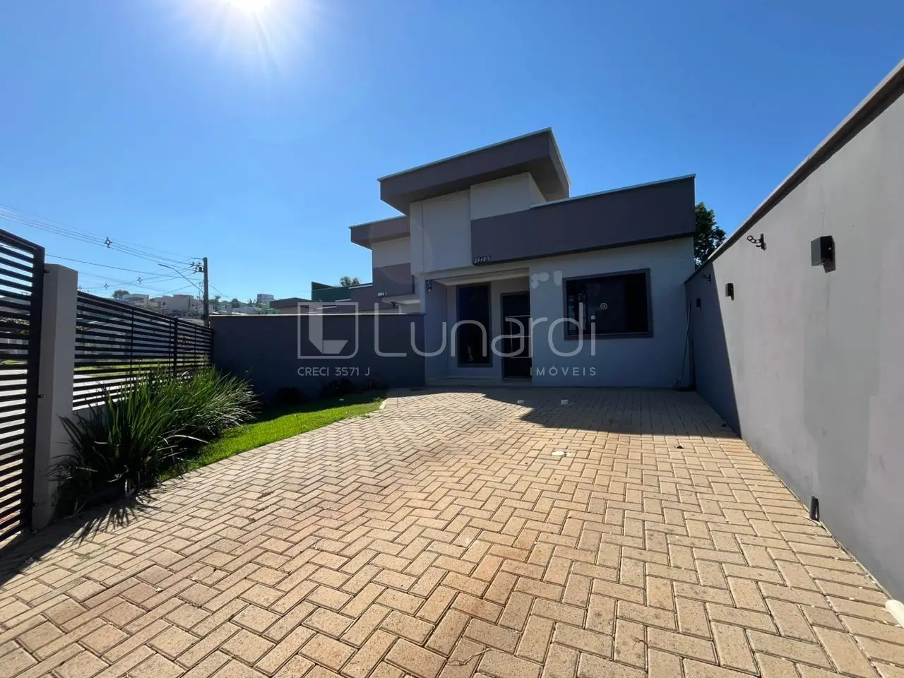 Casa com 2 Dormitórios - Lunardi Imóveis