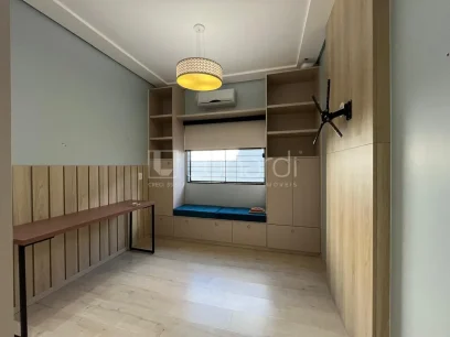 Casa com 3 Dormitórios - Miniatura - Lunardi Imóveis