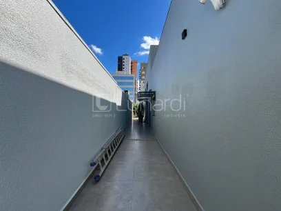 Casa com 3 Dormitórios - Miniatura - Lunardi Imóveis