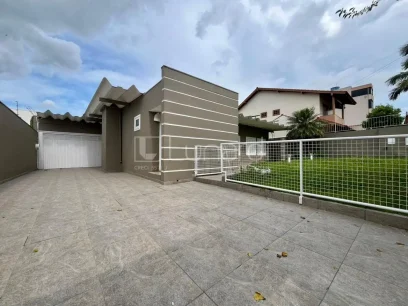 Casa com 3 Dormitórios - Lunardi Imóveis