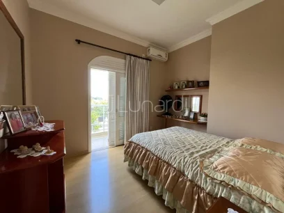 Casa com 4 Dormitórios - Miniatura - Lunardi Imóveis