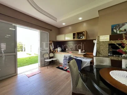 Casa com 4 Dormitórios - Miniatura - Lunardi Imóveis