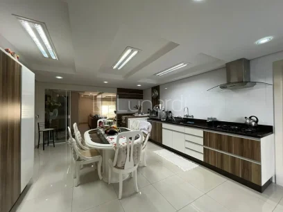 Casa com 3 Dormitórios - Miniatura - Lunardi Imóveis