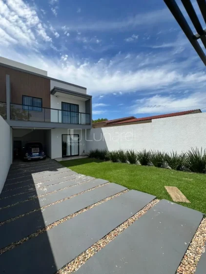 Sobrado com 3 Dormitórios - Lunardi Imóveis