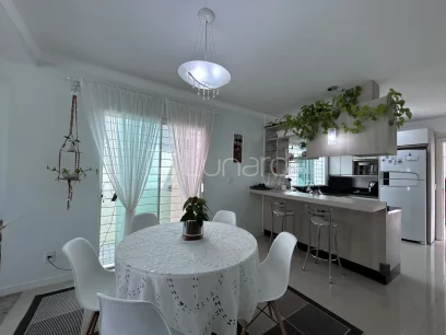 Casa com 2 Dormitórios - Miniatura - Lunardi Imóveis