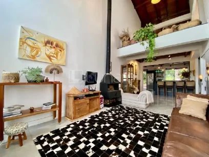 Casa com 4 Suítes - Lunardi Imóveis