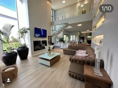 Casa com 4 Dormitórios - Lunardi Imóveis