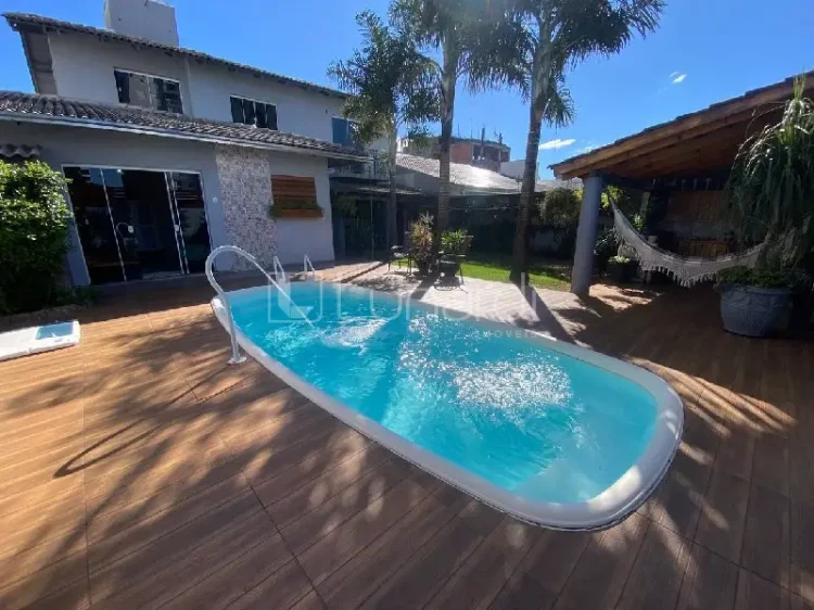 Casa com 3 Dormitórios - Lunardi Imóveis