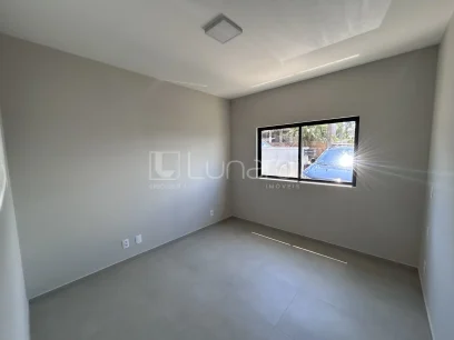 Casa com 2 Dormitórios - Miniatura - Lunardi Imóveis