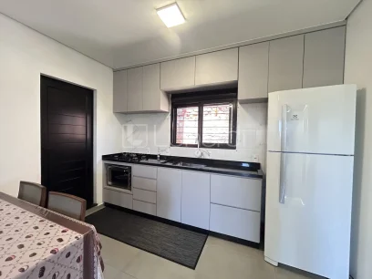 Casa com 2 Dormitórios - Miniatura - Lunardi Imóveis