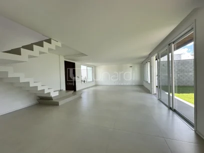 Casa com 3 Suítes - Miniatura - Lunardi Imóveis