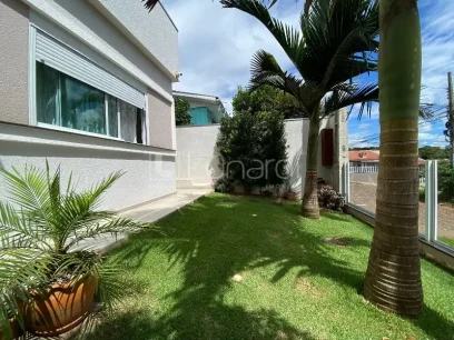 Casa com 3 Dormitórios - Miniatura - Lunardi Imóveis