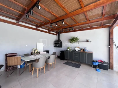 Casa com 2 Dormitórios - Miniatura - Lunardi Imóveis