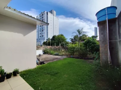 Casa com 3 Dormitórios - Miniatura - Lunardi Imóveis