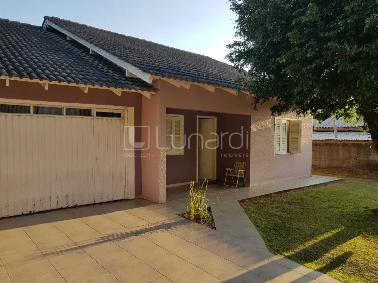 Casa com 3 Dormitórios - Lunardi Imóveis