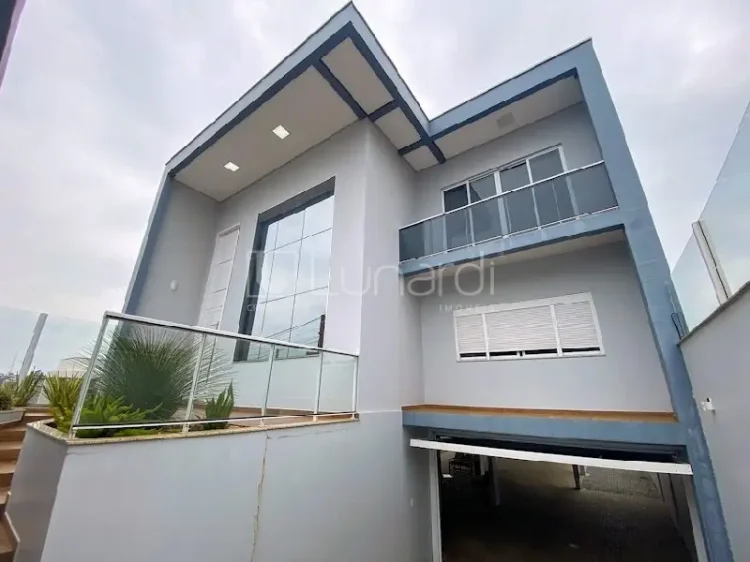 Casa com 3 Suítes - Lunardi Imóveis
