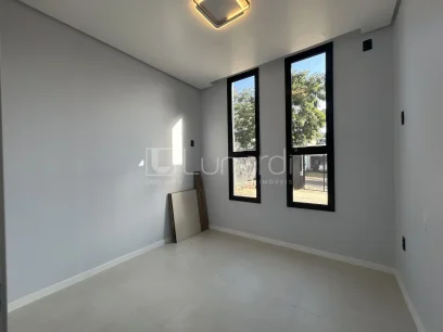 Casa com 2 Dormitórios - Miniatura - Lunardi Imóveis