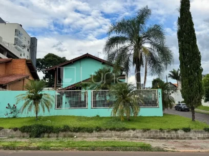 Casa com 4 Dormitórios - Miniatura - Lunardi Imóveis