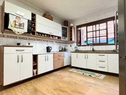 Casa com 4 Dormitórios - Miniatura - Lunardi Imóveis