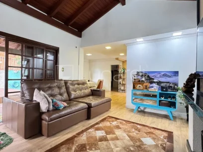 Casa com 4 Dormitórios - Miniatura - Lunardi Imóveis