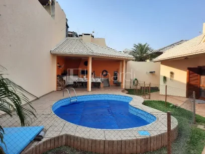 Casa com 4 Dormitórios - Miniatura - Lunardi Imóveis