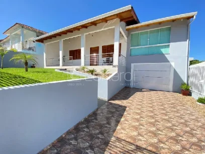 Casa com 3 Dormitórios - Lunardi Imóveis