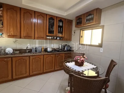 Casa com 3 Dormitórios - Miniatura - Lunardi Imóveis