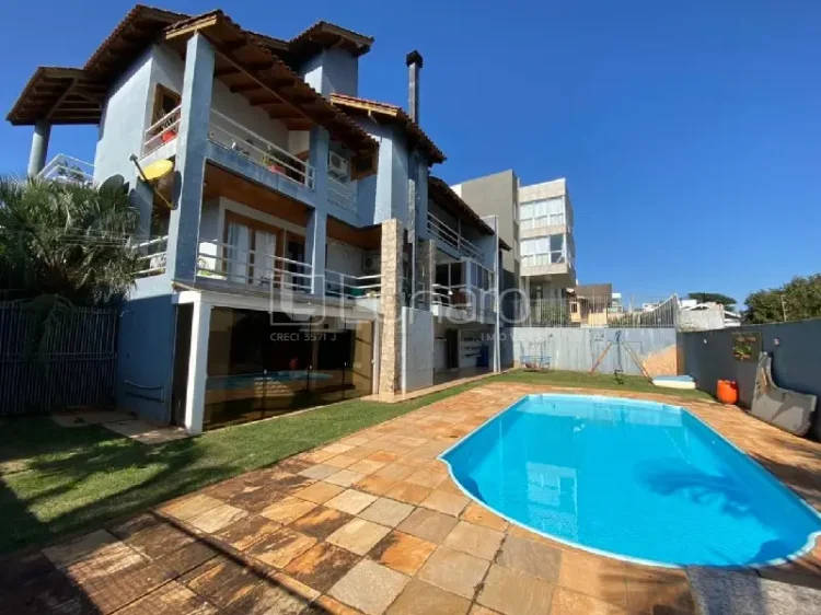 Casa com 3 Dormitórios - Lunardi Imóveis