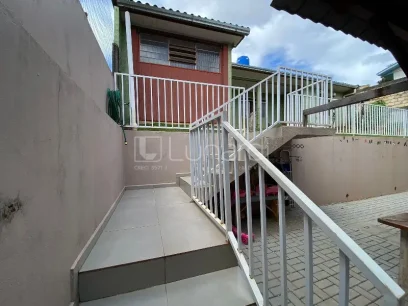 Casa com 3 Dormitórios - Miniatura - Lunardi Imóveis