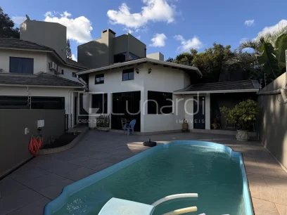 Casa com 3 Dormitórios - Lunardi Imóveis