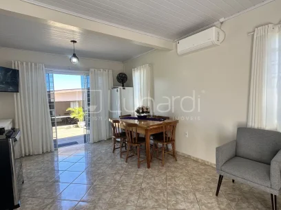 Casa com 3 Dormitórios - Miniatura - Lunardi Imóveis