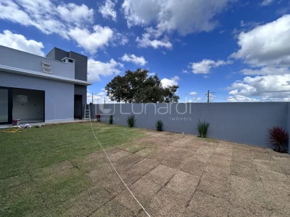 Casa com 3 Dormitórios - Miniatura - Lunardi Imóveis