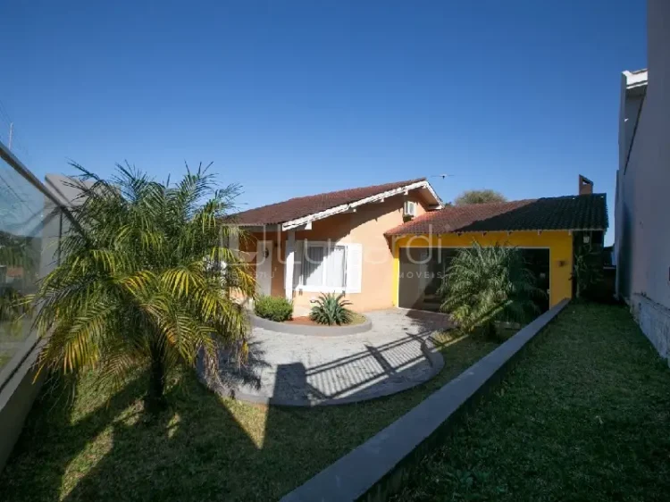 Casa com 3 Dormitórios - Lunardi Imóveis