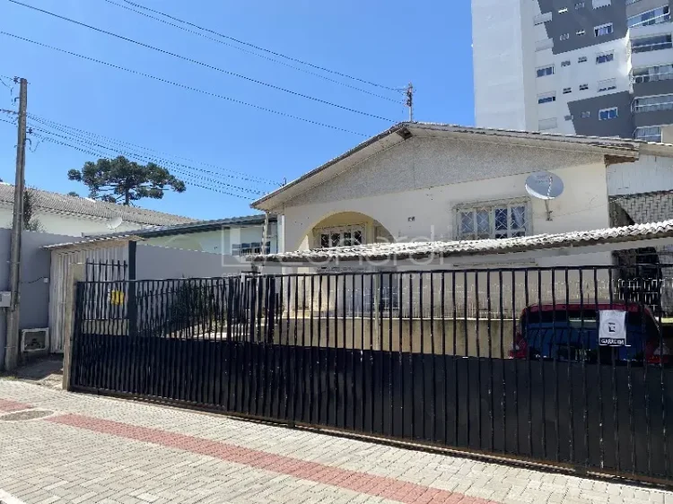 Casa com 3 Dormitórios - Lunardi Imóveis