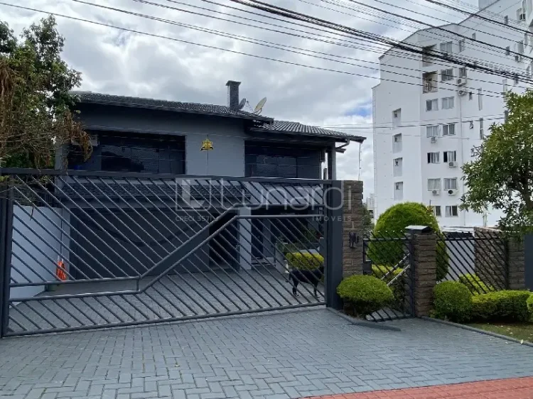 Casa com 3 Dormitórios - Lunardi Imóveis