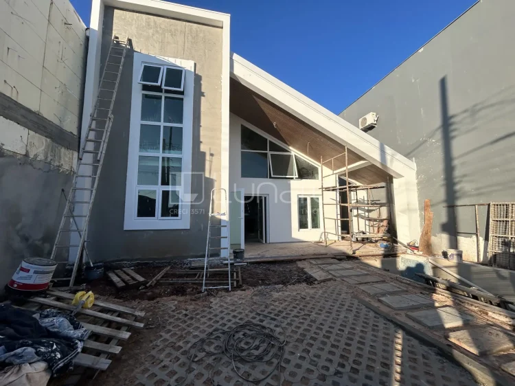 Casa com 3 Dormitórios - Lunardi Imóveis